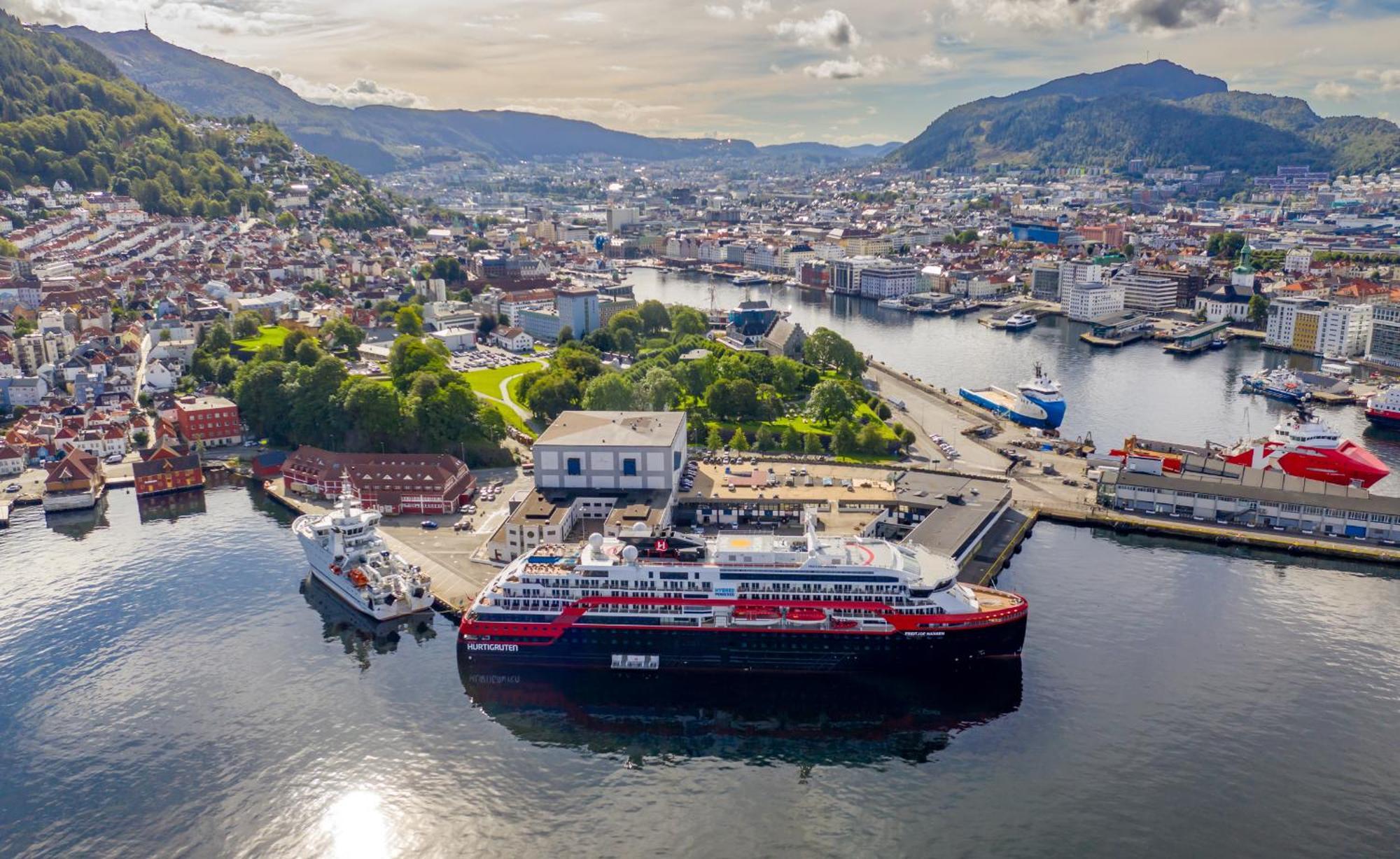 Central Seafront Apartments With Parking And Self Check-In! Bergen Exteriör bild